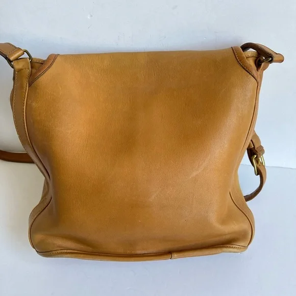 Vintage Coach Leather Saddle Tan Drawstring Shoulder Bag - Picture 4 of 12